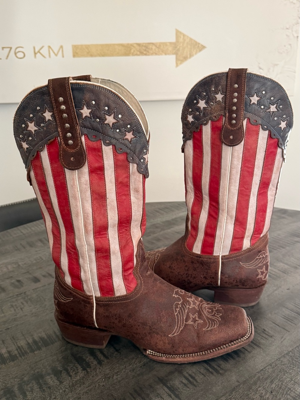 VINTAGE/American Flag Western Cowboy Boots for Men - Red, White & Brown